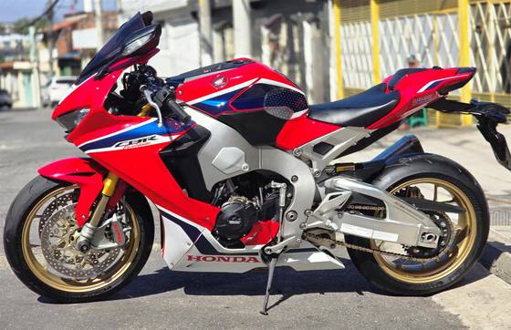 HONDA CBR 1000RR FIREBLADE SP HONDA CBR 1000RR FIREBLADE SP
